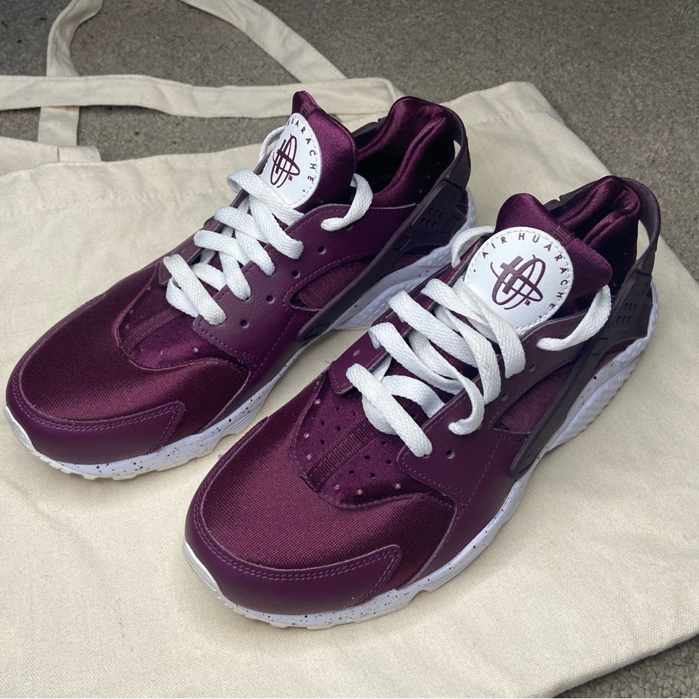 Burgundy Splat Nike Huaraches